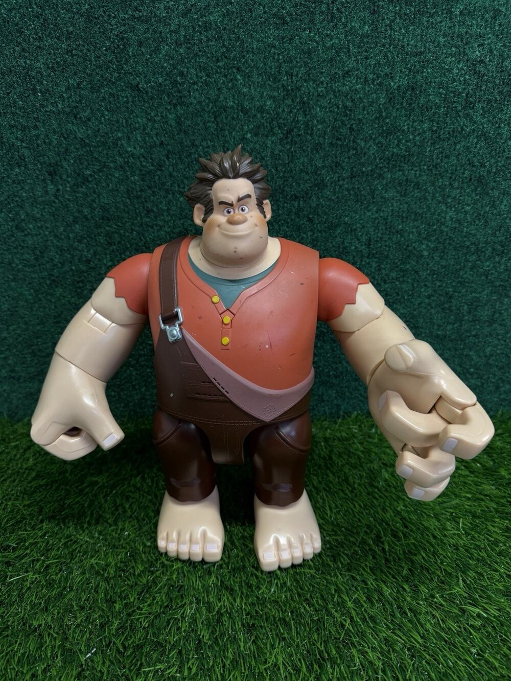 Disney Thinkway Toys Wreck It Ralph Electronic Talking 12" Action Figure Smash